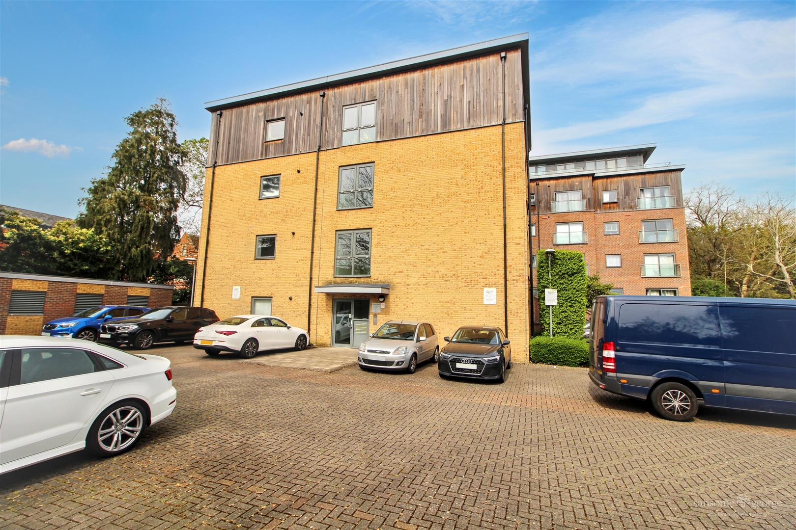 1 bed property in Southcote Lane, Reading